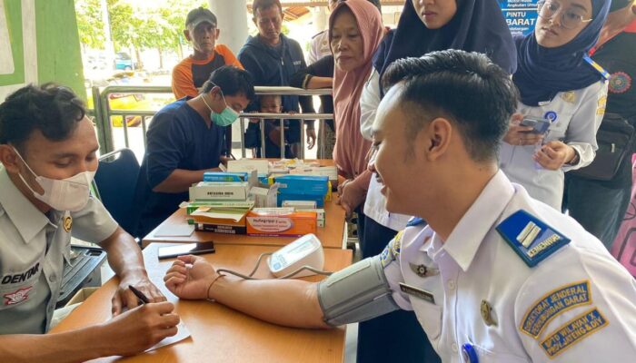 Demi Ciptakan Mudik Aman, Sopir Bus dan Petugas Terminal Tipe A Pekalongan Di Cek Kesehatan