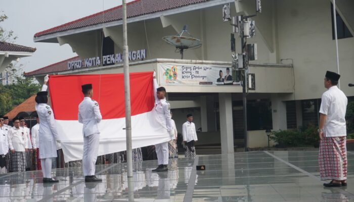 Pemkot Pekalongan Gelar Upacara Hardiknas sekaligus Peringatan Hari Kartini