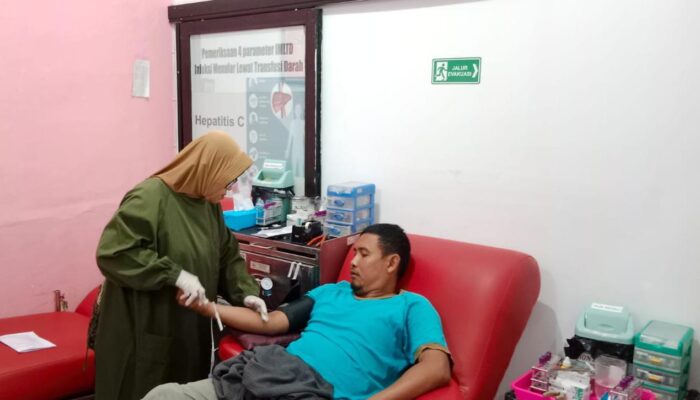Tak Batalkan Puasa, Ini Tips Donor Darah yang Aman