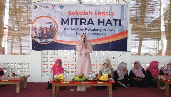 Halal Bihalal Sekolah Lansia, Eratkan Silaturahmi Para Lansia